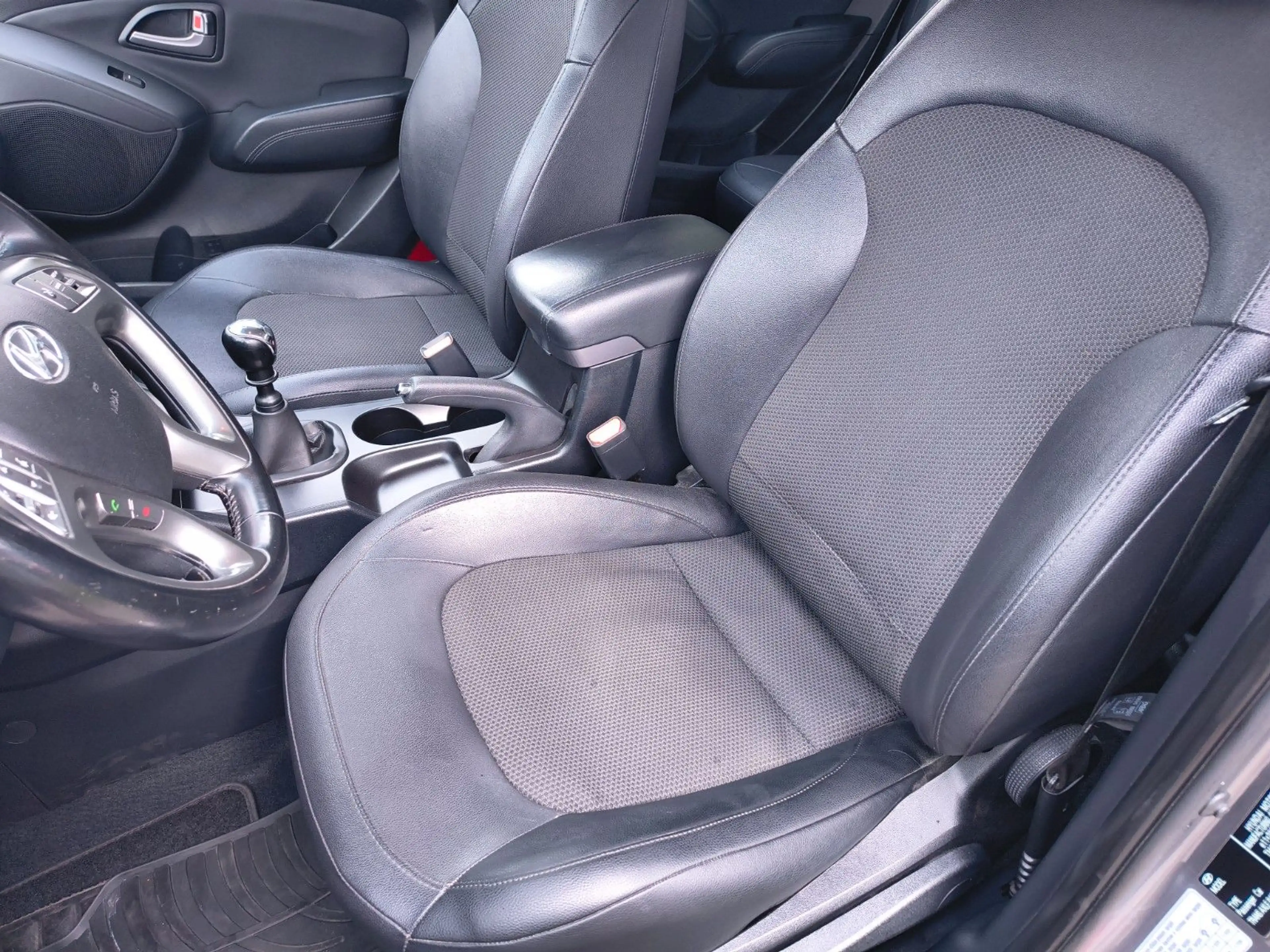 Hyundai iX35 FIFA World Cup Edition 2WD°Teilleder°AHK — photo 14