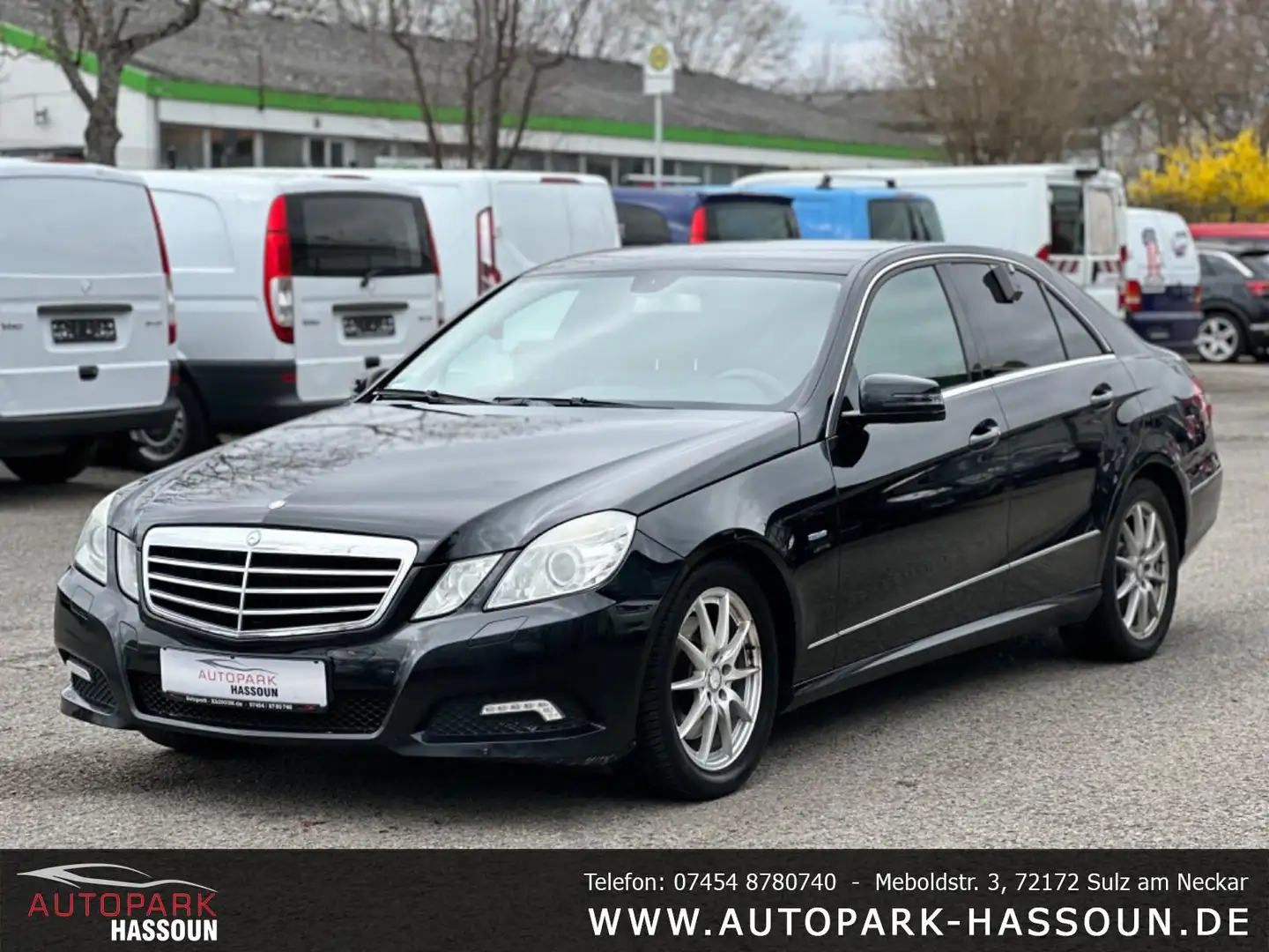 Mercedes-Benz E 350 CGI BlueEfficiency Avantgarde Xenon AHK Navi TV Te Schwarz - 1