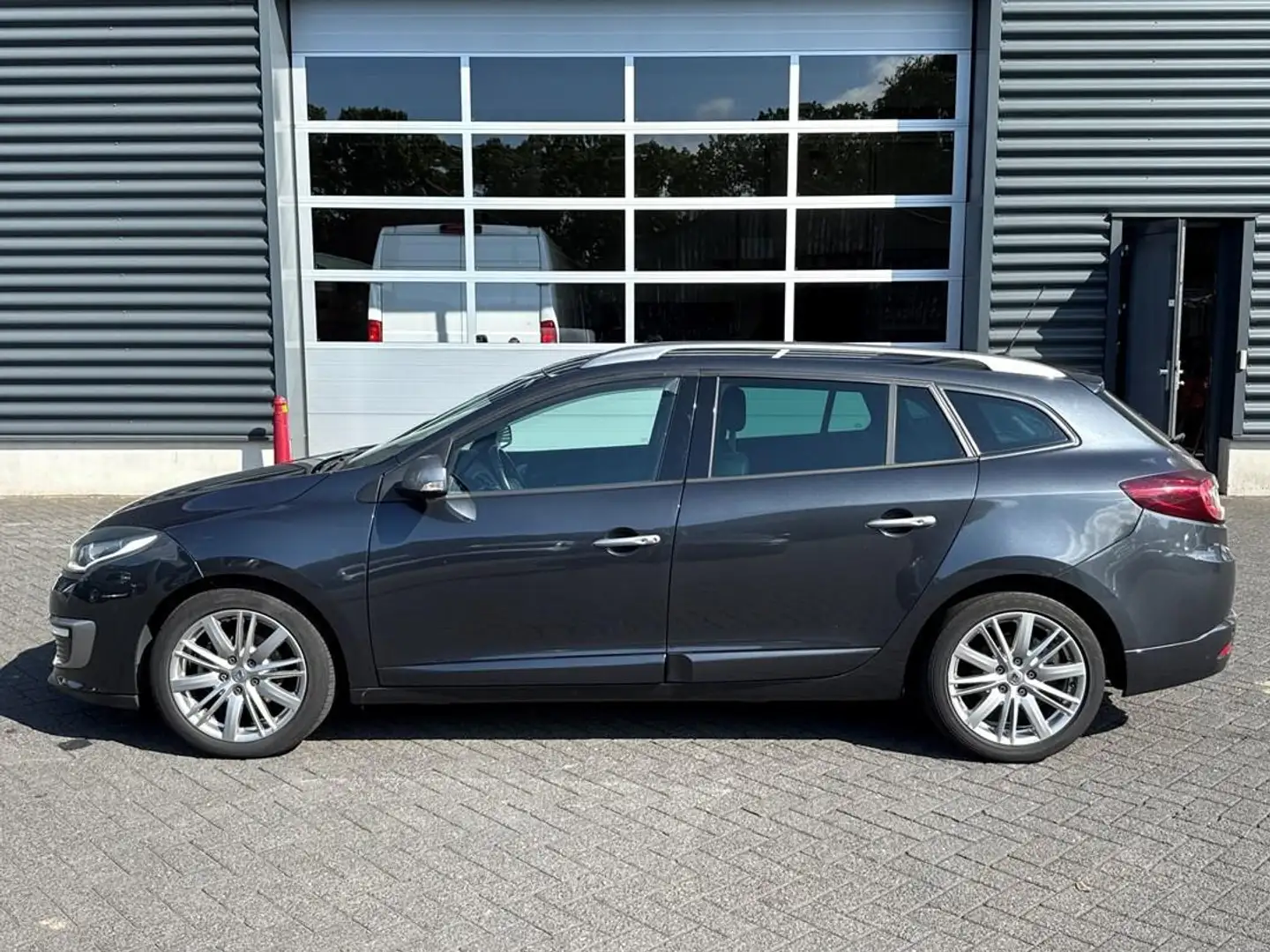 Renault Megane Estate 1.6 dCi GT-Line trekhaak, airco, sport pakk Grijs - 2