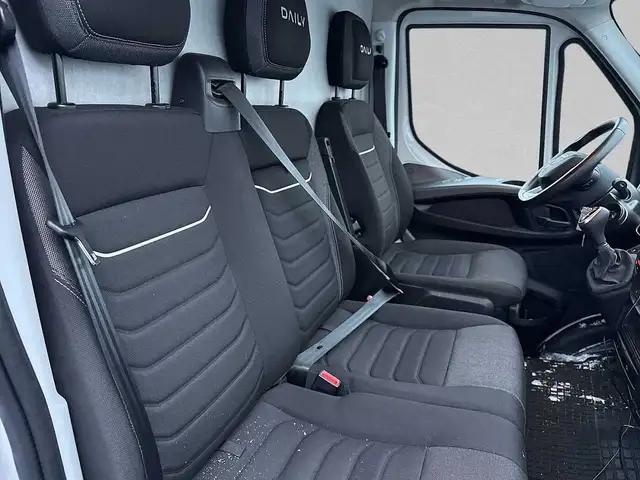 Iveco Daily view 3
