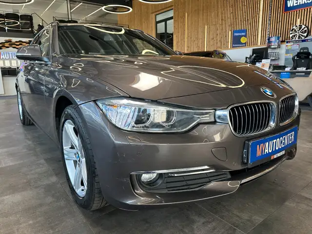 BMW 3 Series view 3