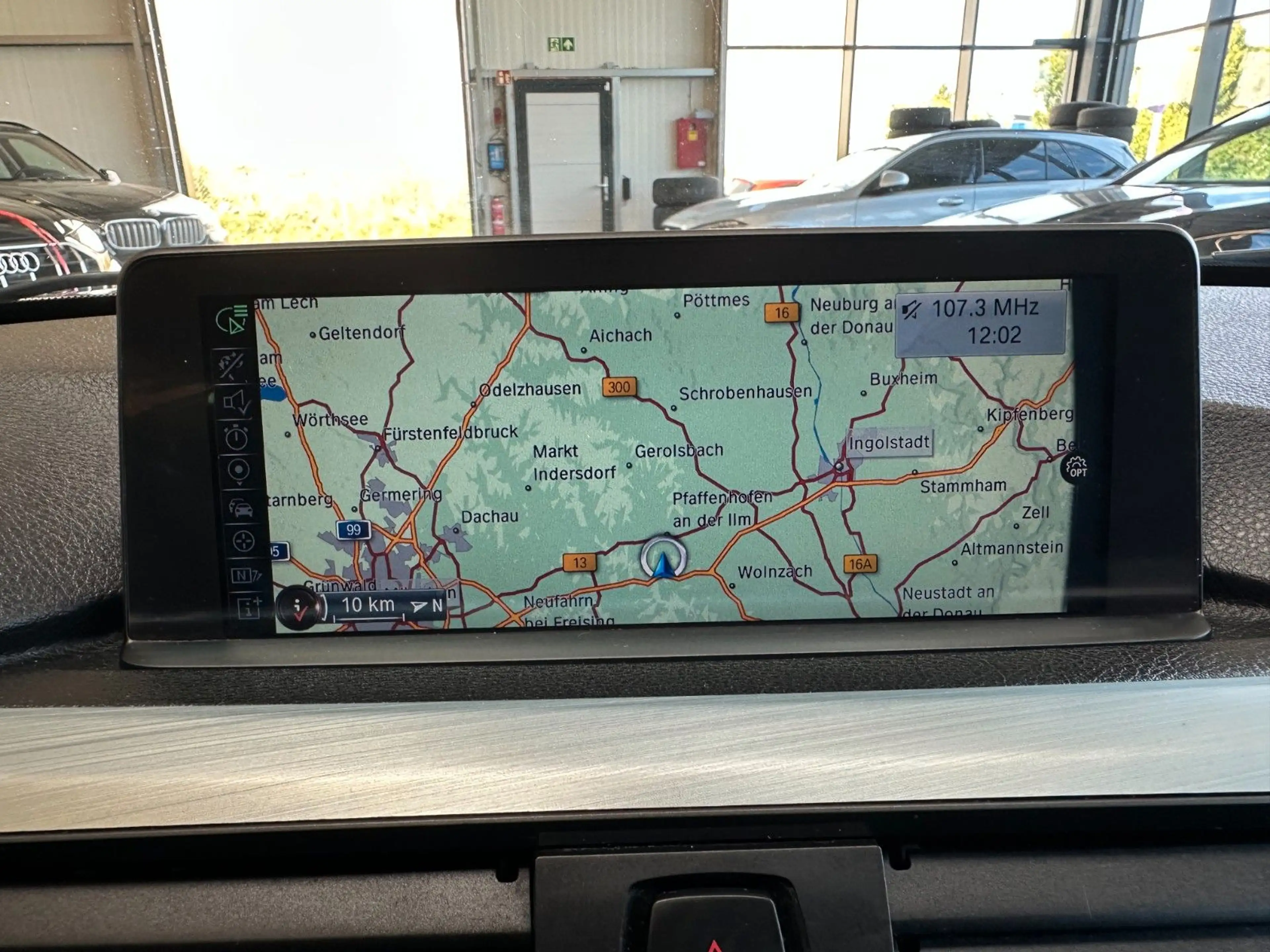 BMW 320 *HARMANKARDON*HUD*TOTWASSIST*AHK*TEMPO*NAVI* — photo 14