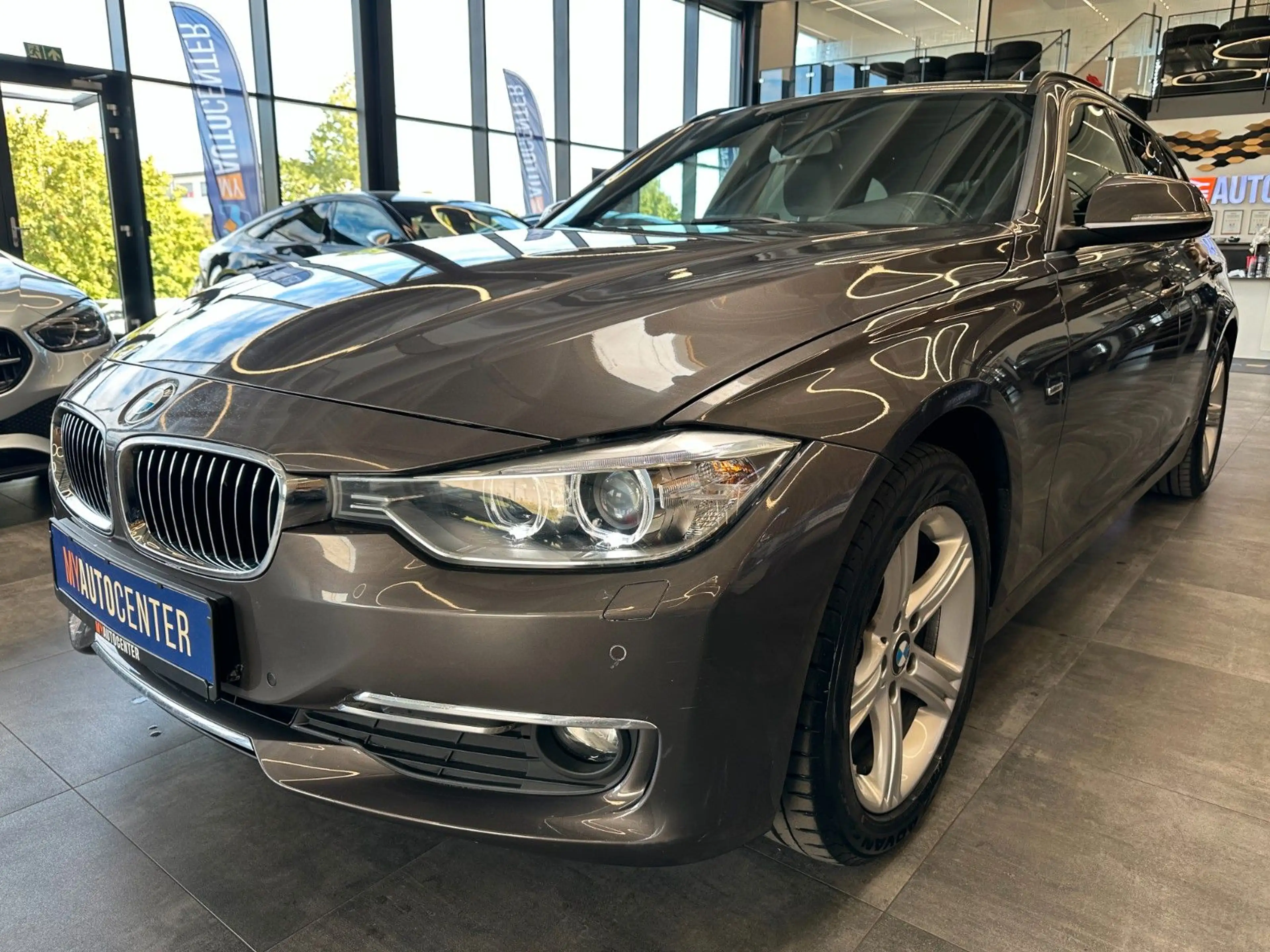 BMW 320 *HARMANKARDON*HUD*TOTWASSIST*AHK*TEMPO*NAVI* — photo 4