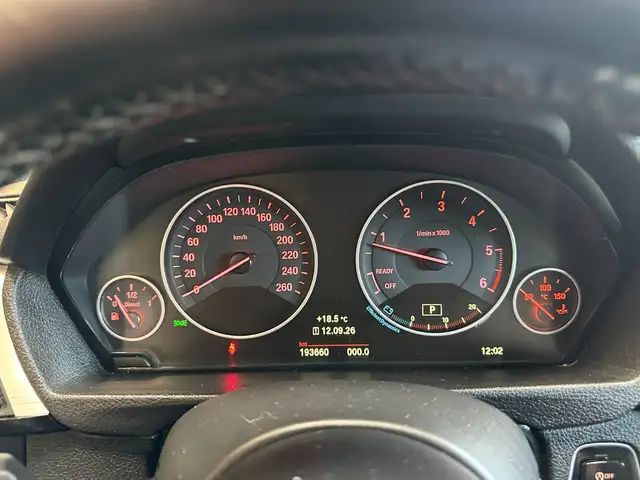 BMW 3 Series view 13