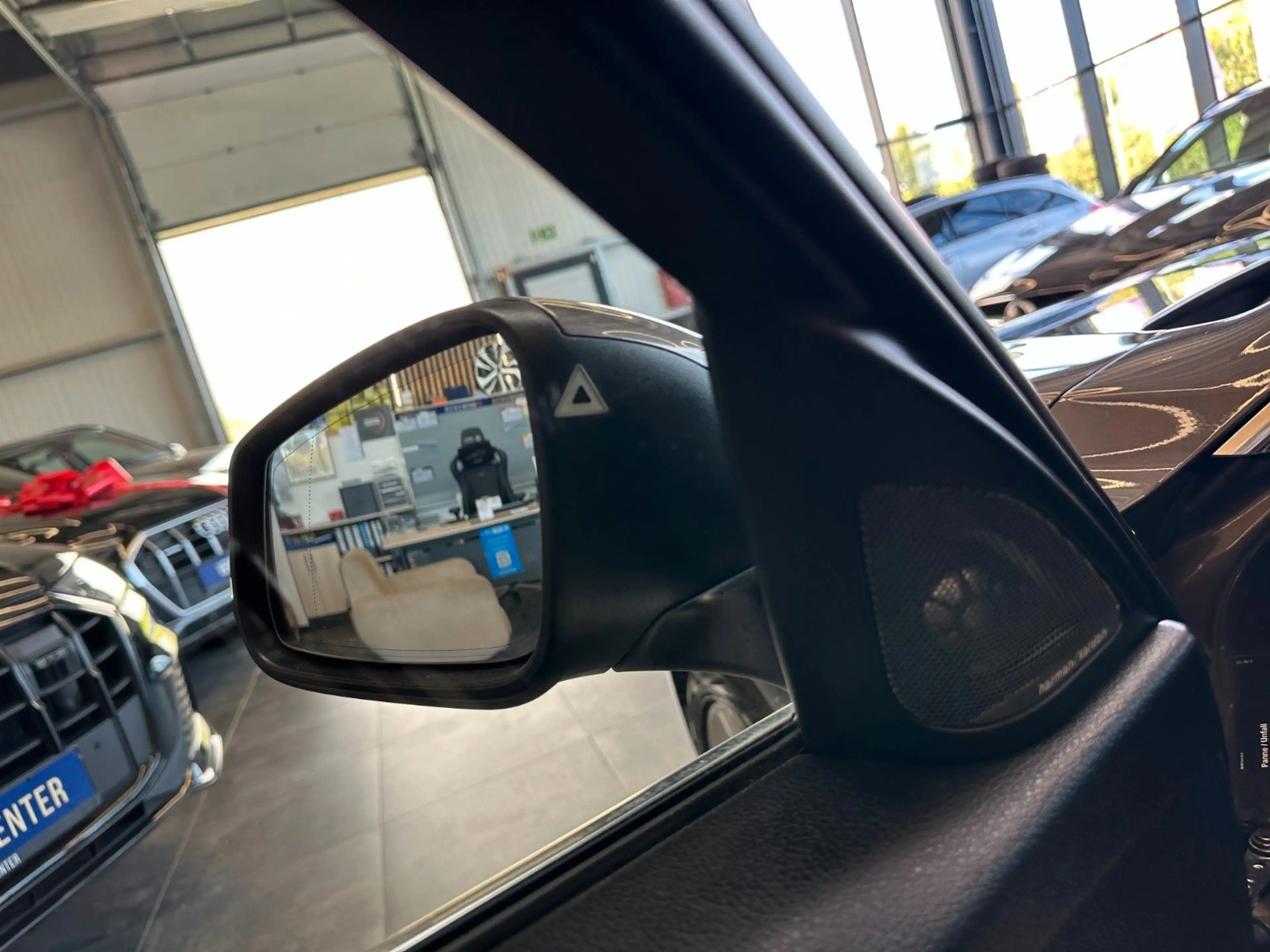 BMW 320 *HARMANKARDON*HUD*TOTWASSIST*AHK*TEMPO*NAVI* — photo 9