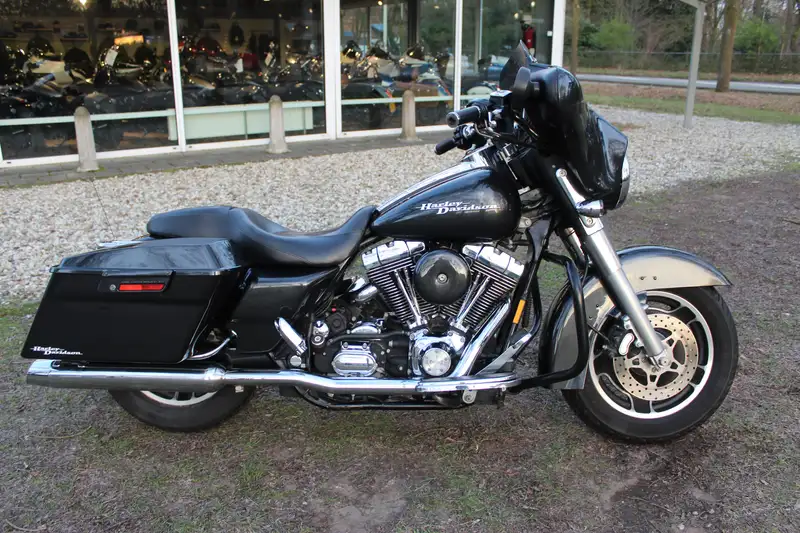 Harley-Davidson Street Glide - foto 5