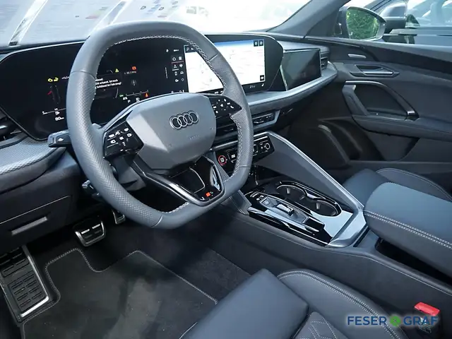 Audi Q5 view 8