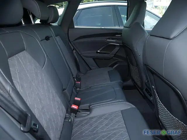Audi Q5 view 6