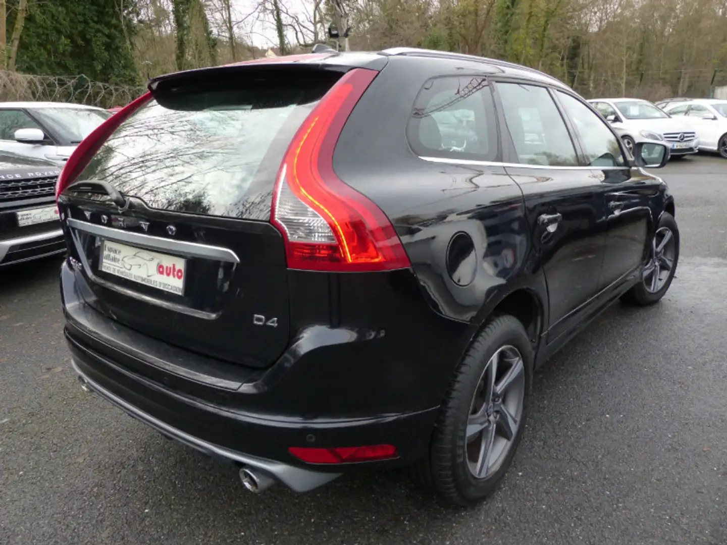 Volvo XC60 D4 181CH R-DESIGN GEARTRONIC Black - 2