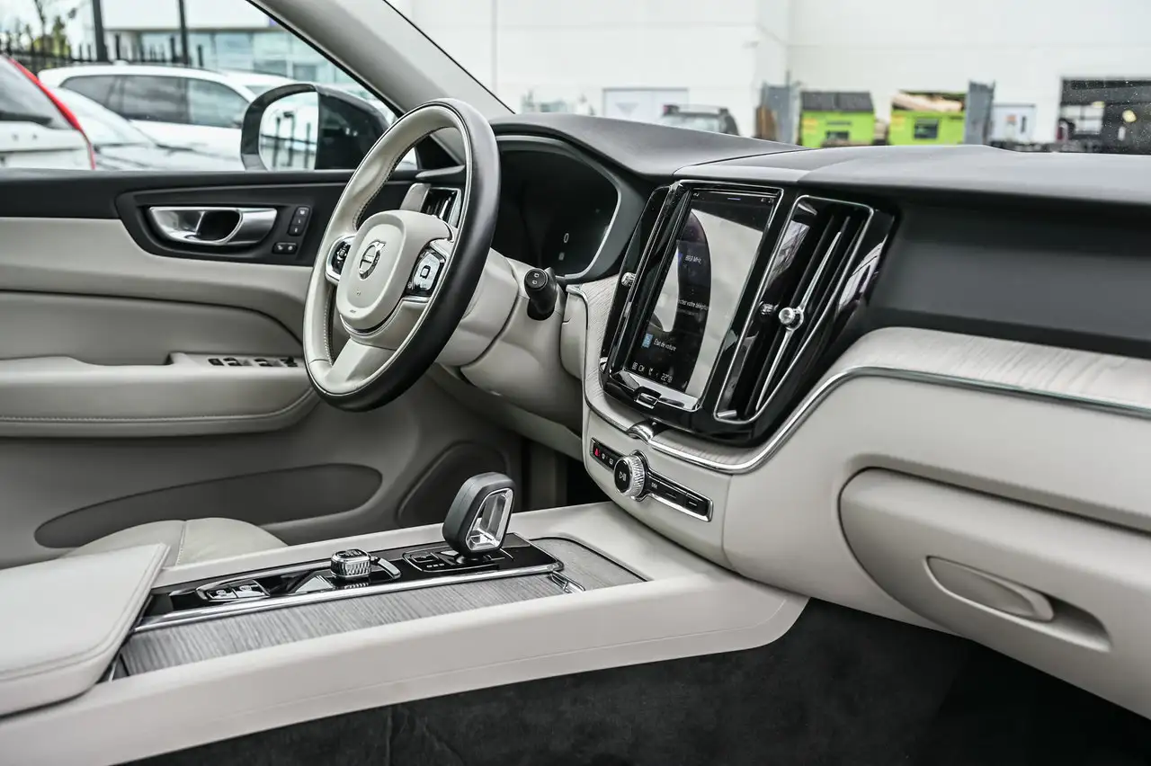 Volvo XC60 снимка Volvo XC60