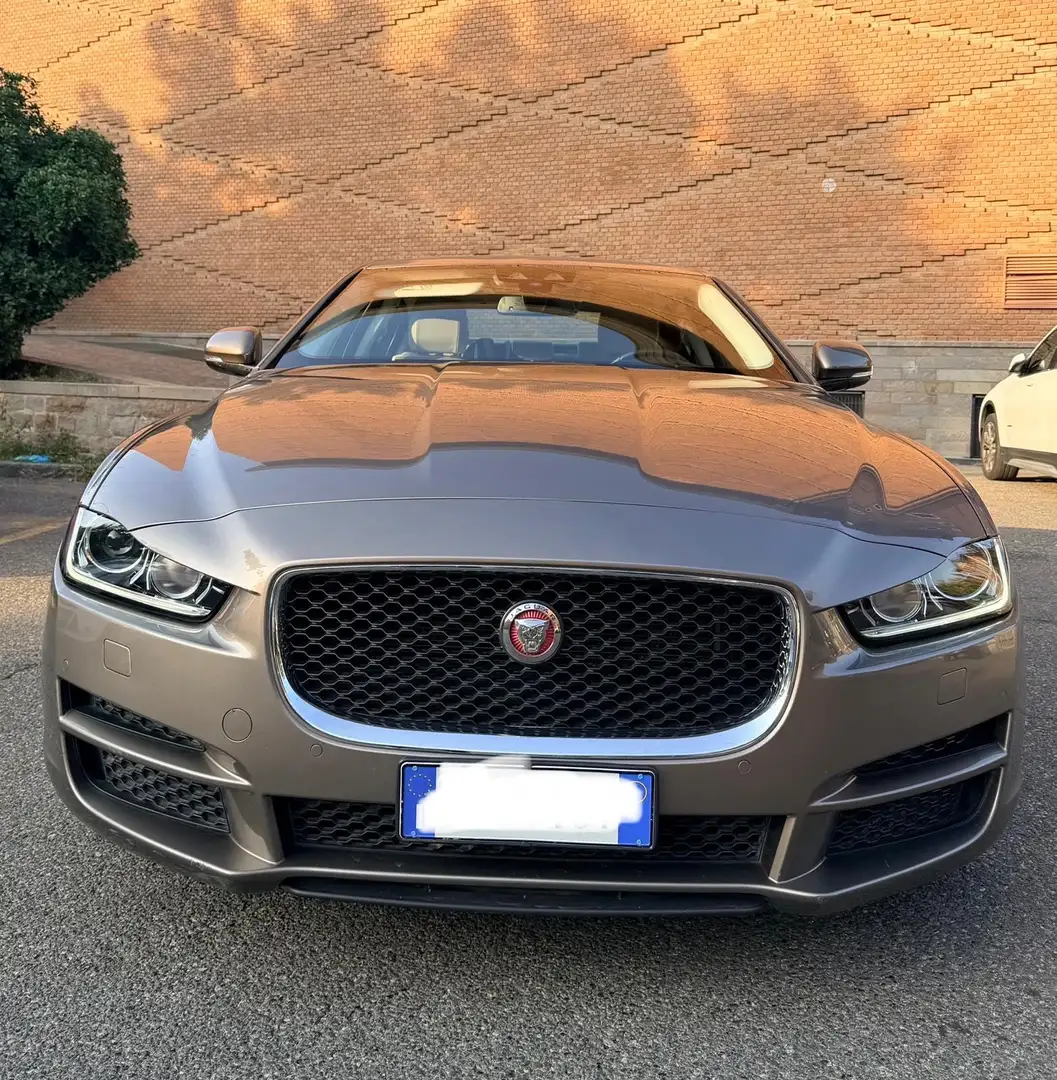 Jaguar XE 2.0d Portfolio 180cv auto - 2