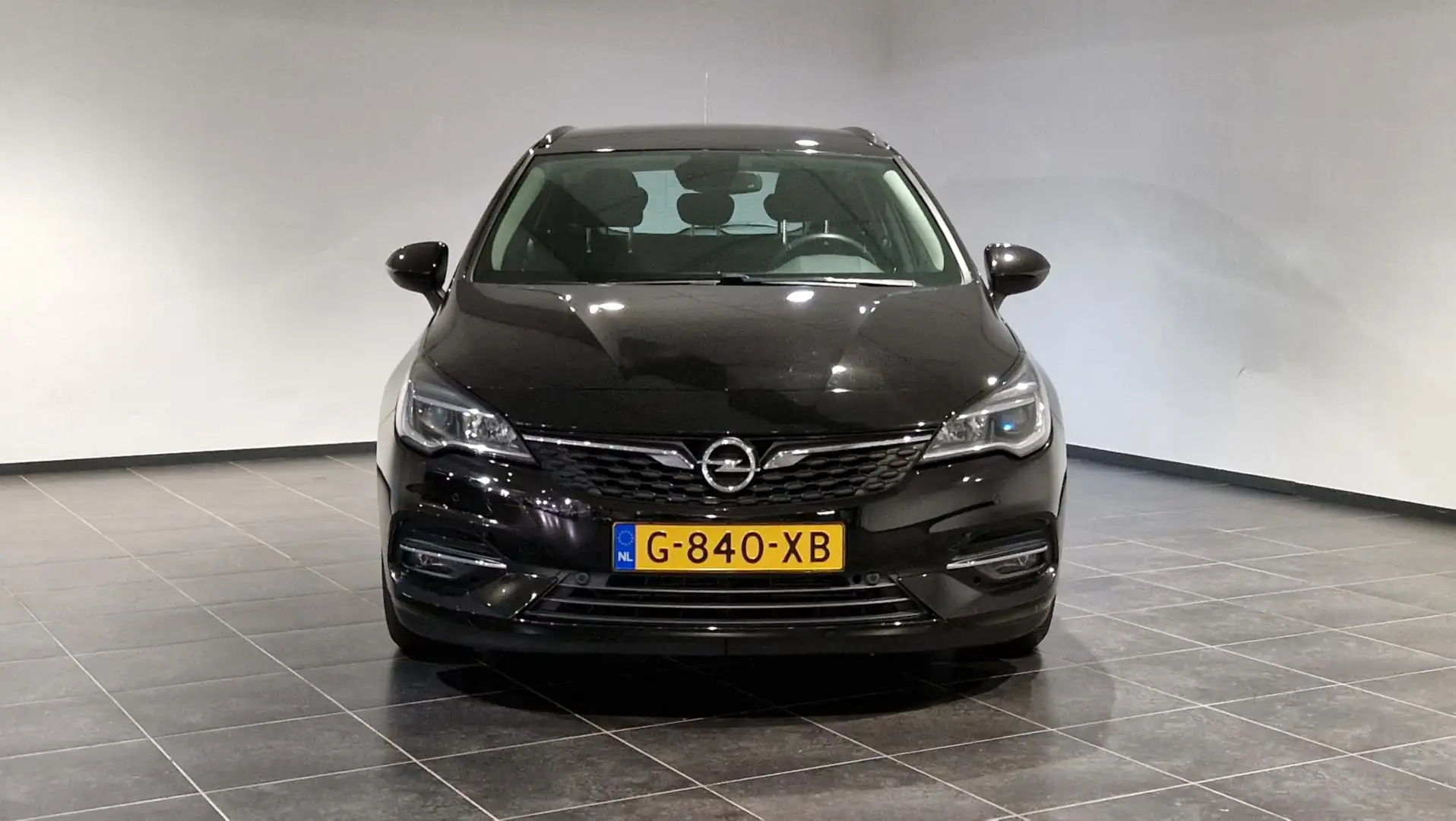 Opel Astra Sports Tourer 1.2 Turbo 110 Business Edition | Nav Zwart - 2