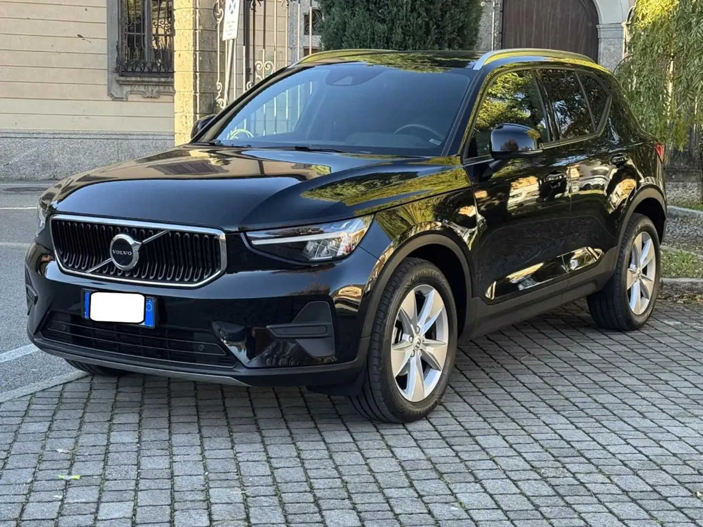 Volvo XC40 T2 automatico Core Schwarz - 1