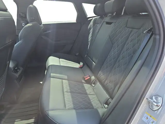Audi A6 view 10