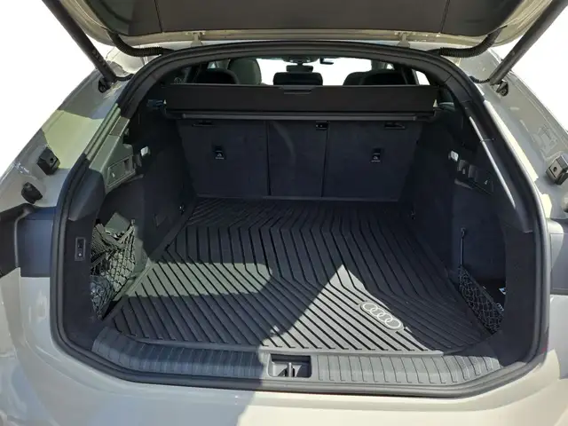 Audi A6 view 14