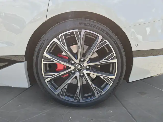 Audi A6 view 15