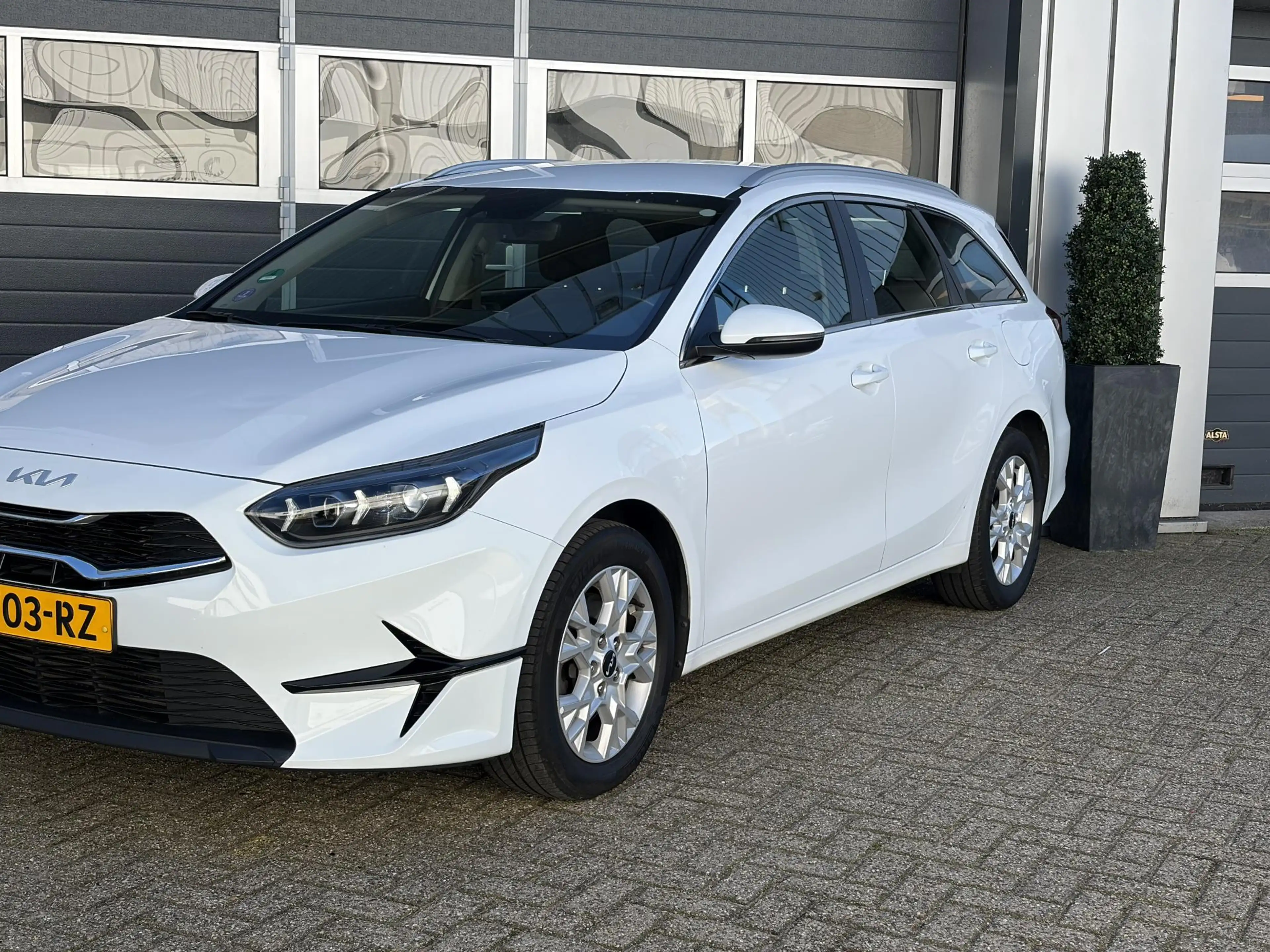 Kia Ceed SW / cee'd SW Sportswagon 1.5 T-GDi MHEV DynamicLine | LED | Cam — photo 4