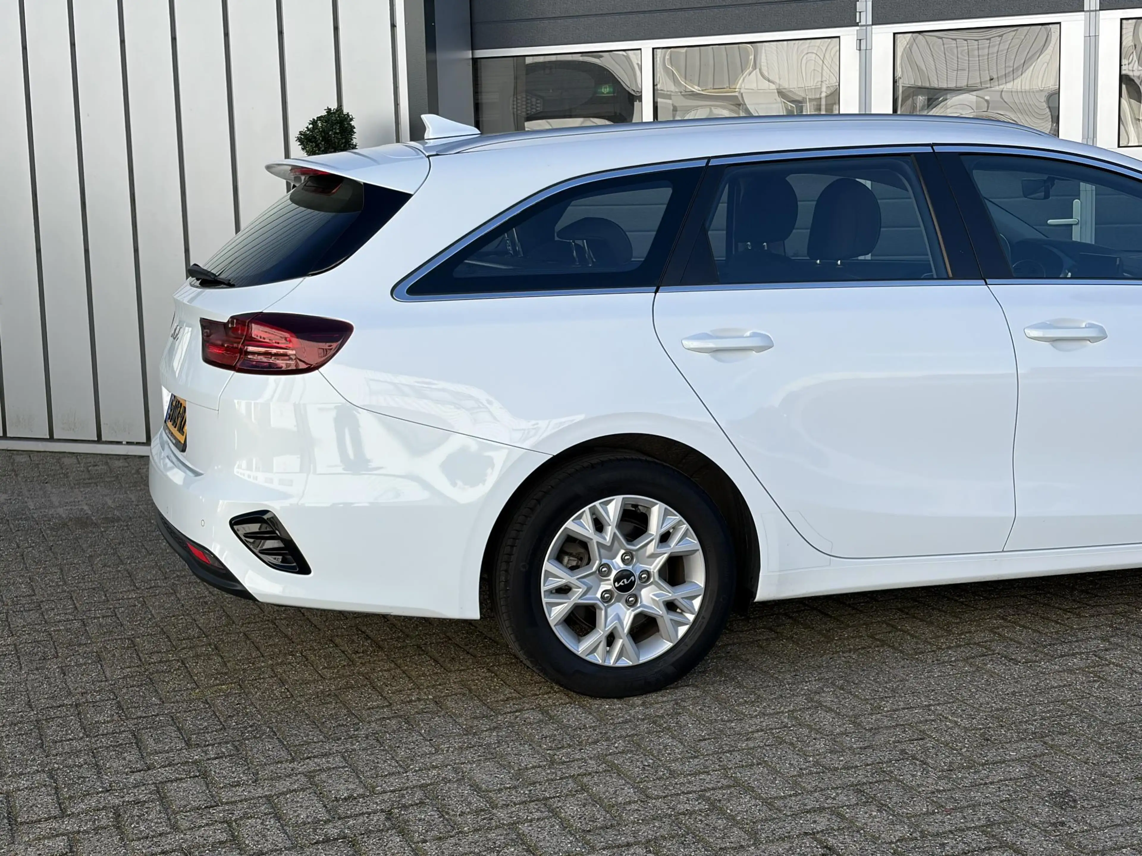 Kia Ceed SW / cee'd SW Sportswagon 1.5 T-GDi MHEV DynamicLine | LED | Cam — photo 8