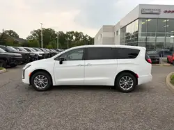 Chrysler Pacifica 2027