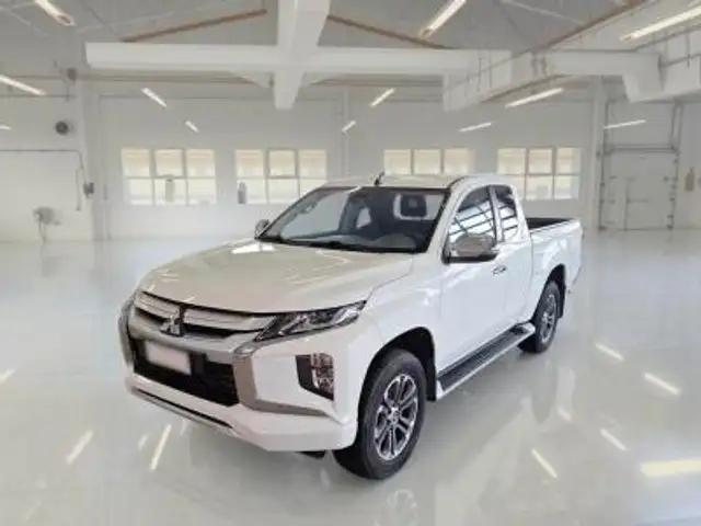 Mitsubishi L200 L200 d.cab 2.3d 4wd 150cv PIU IVA!!