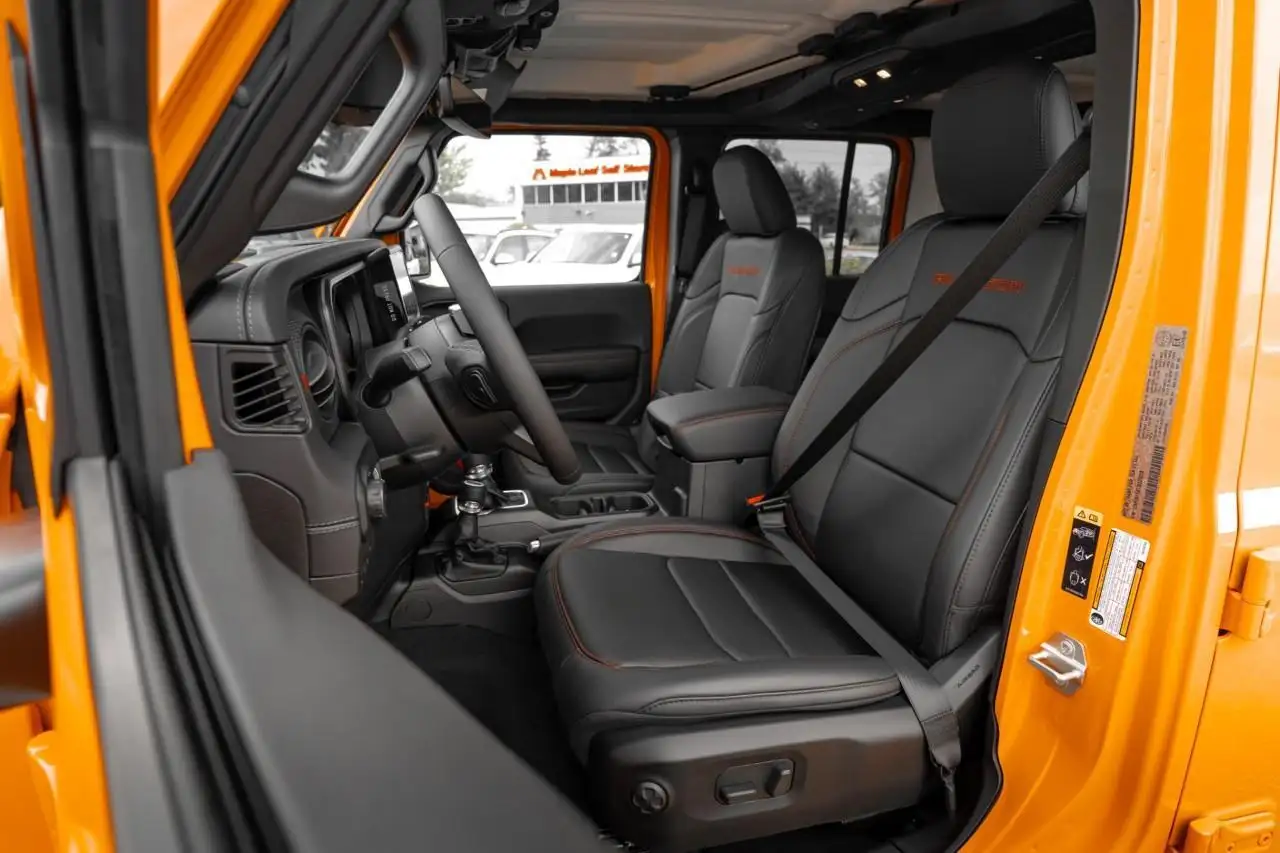 Jeep Wrangler photo Jeep Wrangler