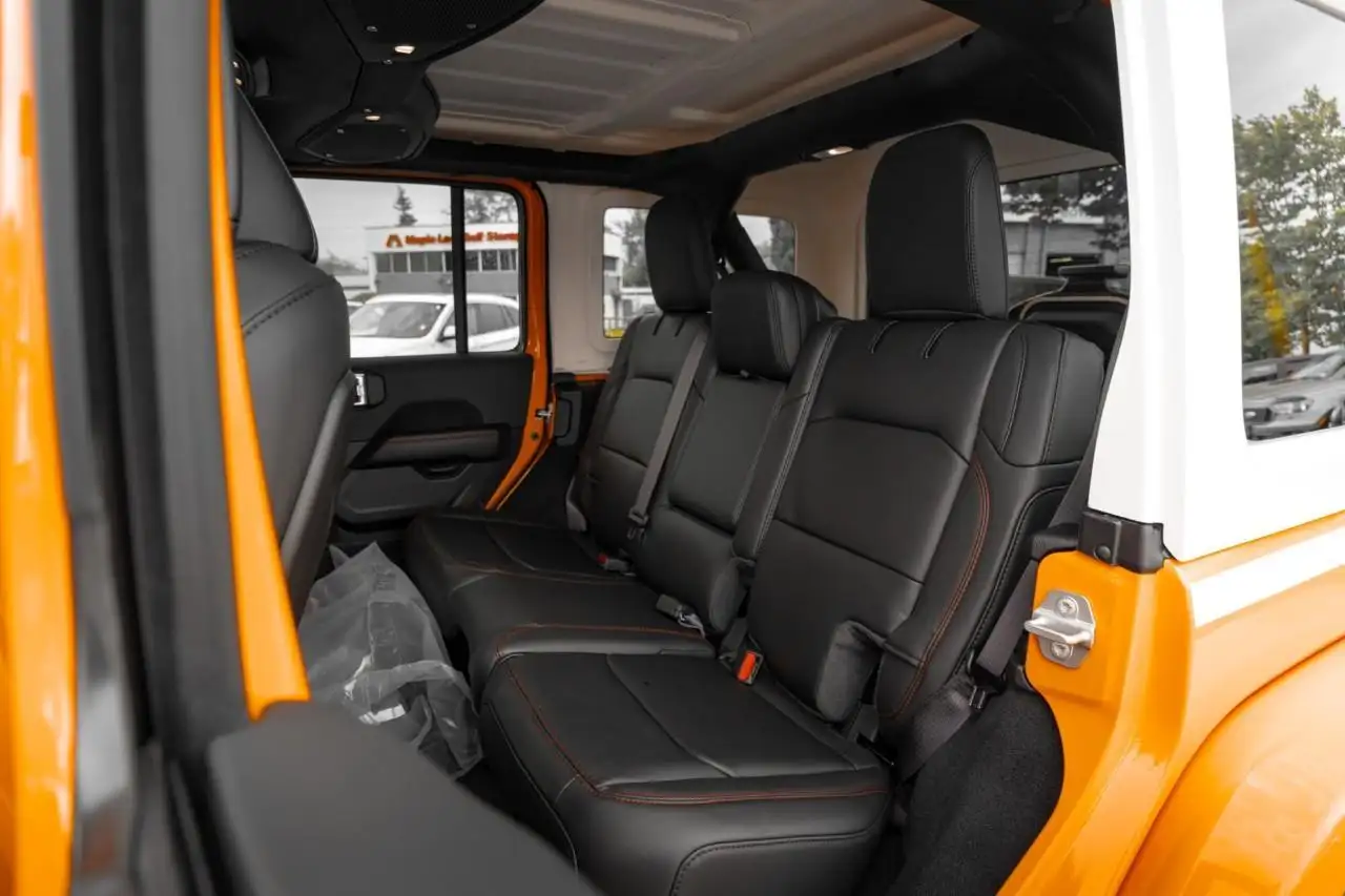 Jeep Wrangler photo Jeep Wrangler