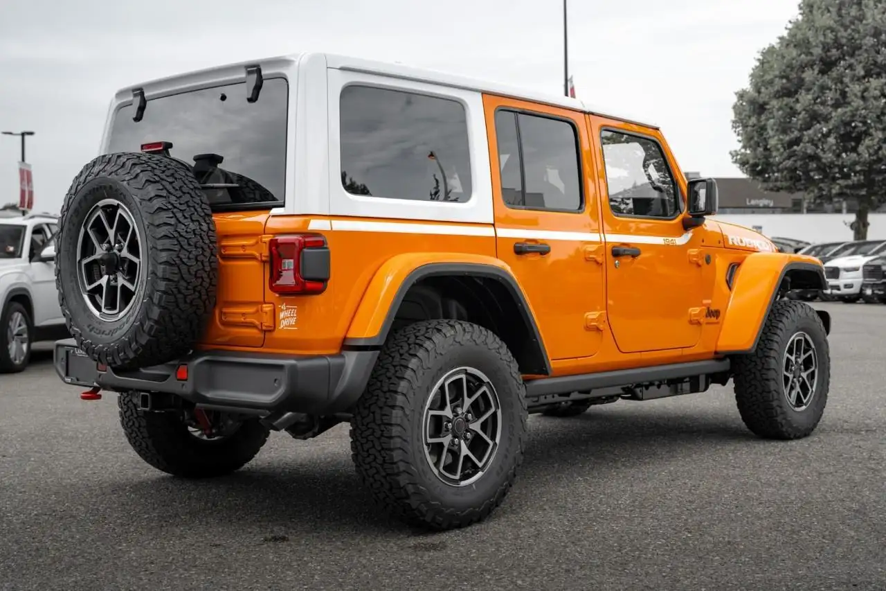 Jeep Wrangler photo Jeep Wrangler