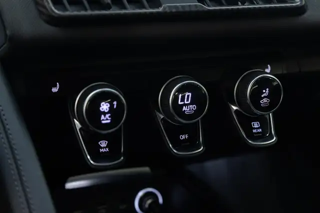 Audi R8 view 24