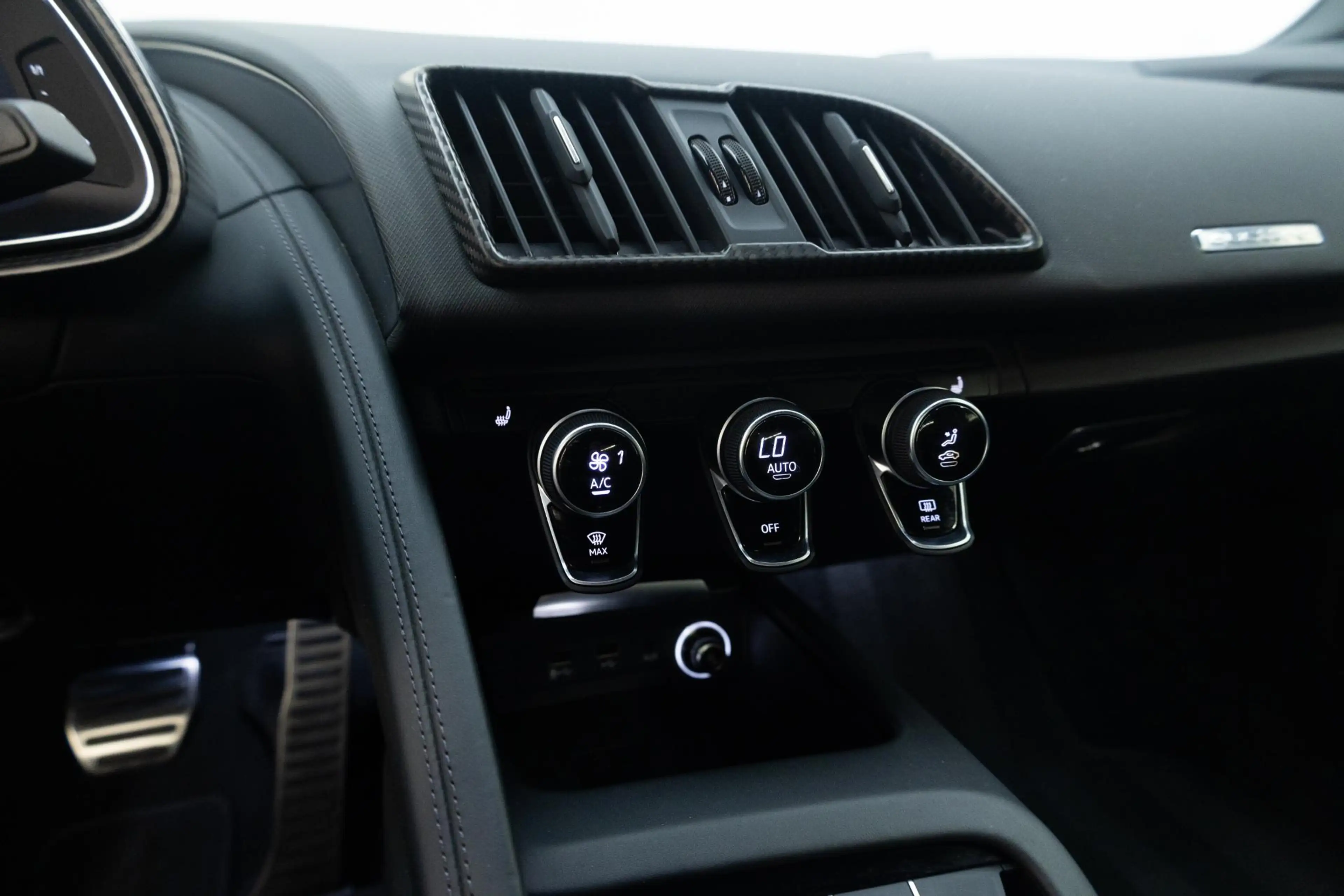 Audi R8 5.2 FSI quattro Plus | Keramische remmen | Mat Car — photo 23