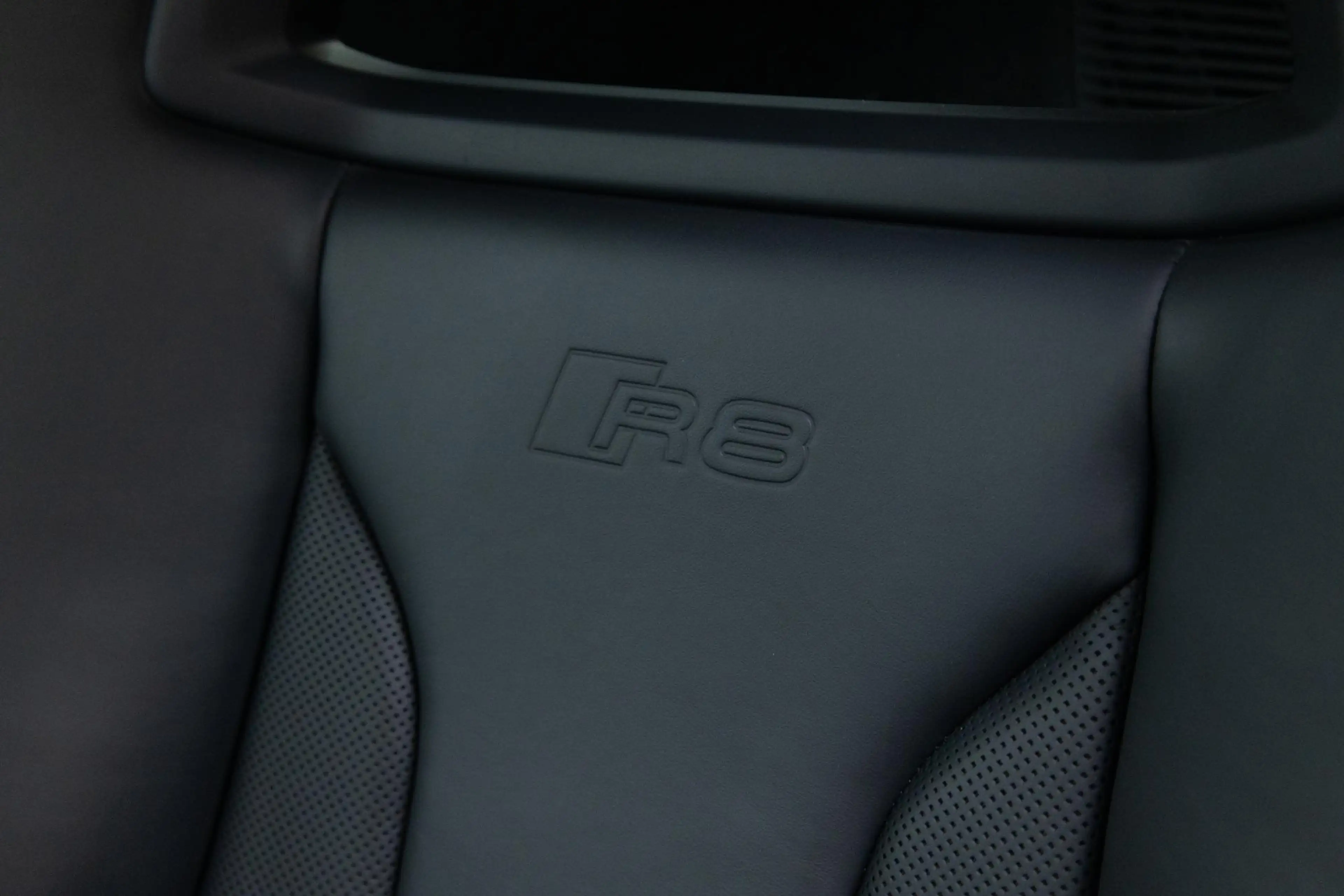 Audi R8 5.2 FSI quattro Plus | Keramische remmen | Mat Car — photo 12