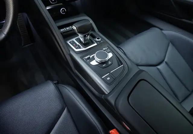 Audi R8 view 17