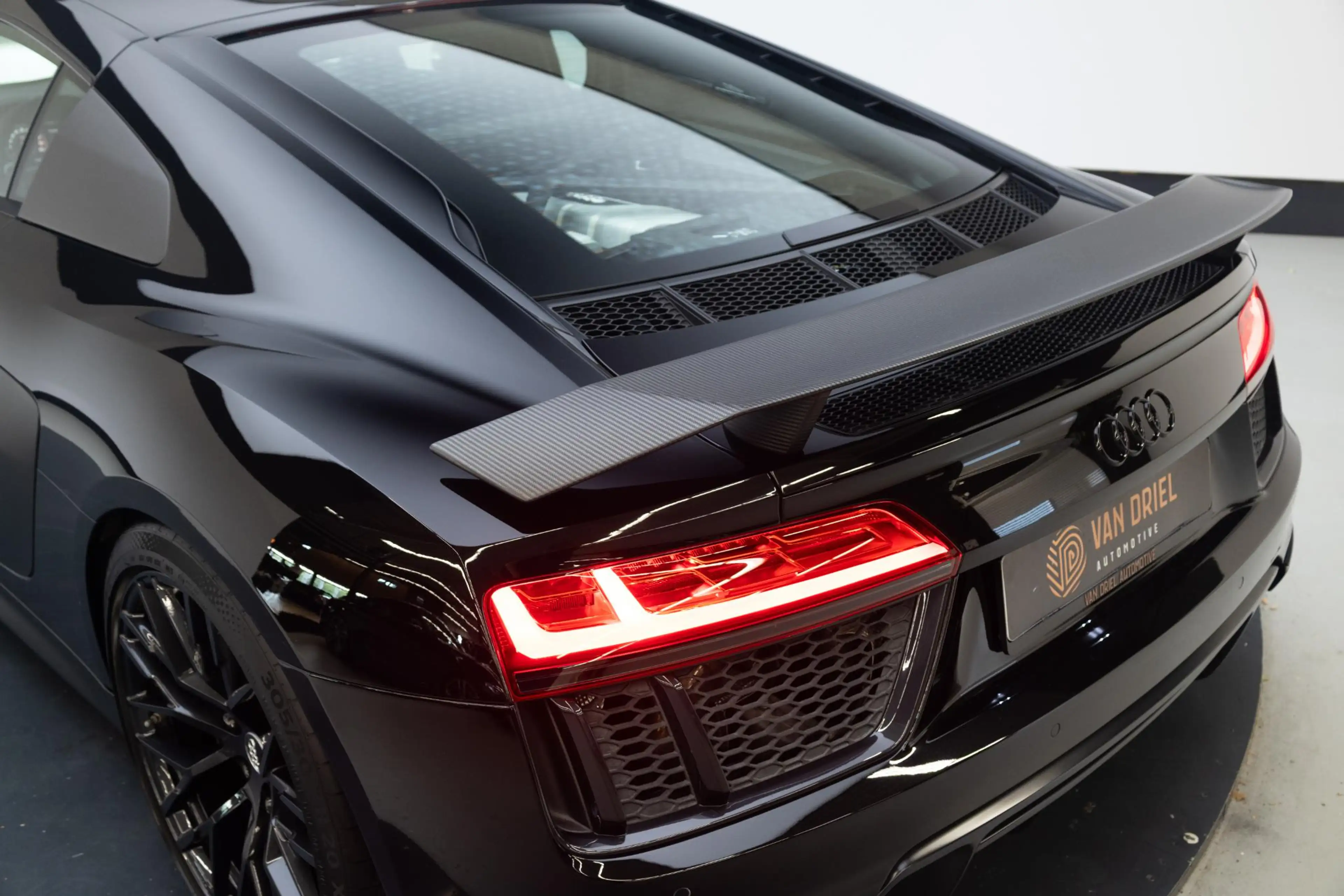 Audi R8 5.2 FSI quattro Plus | Keramische remmen | Mat Car — photo 8