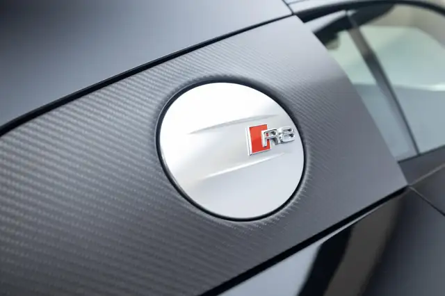 Audi R8 view 6