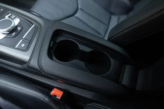 Audi R8 view 18