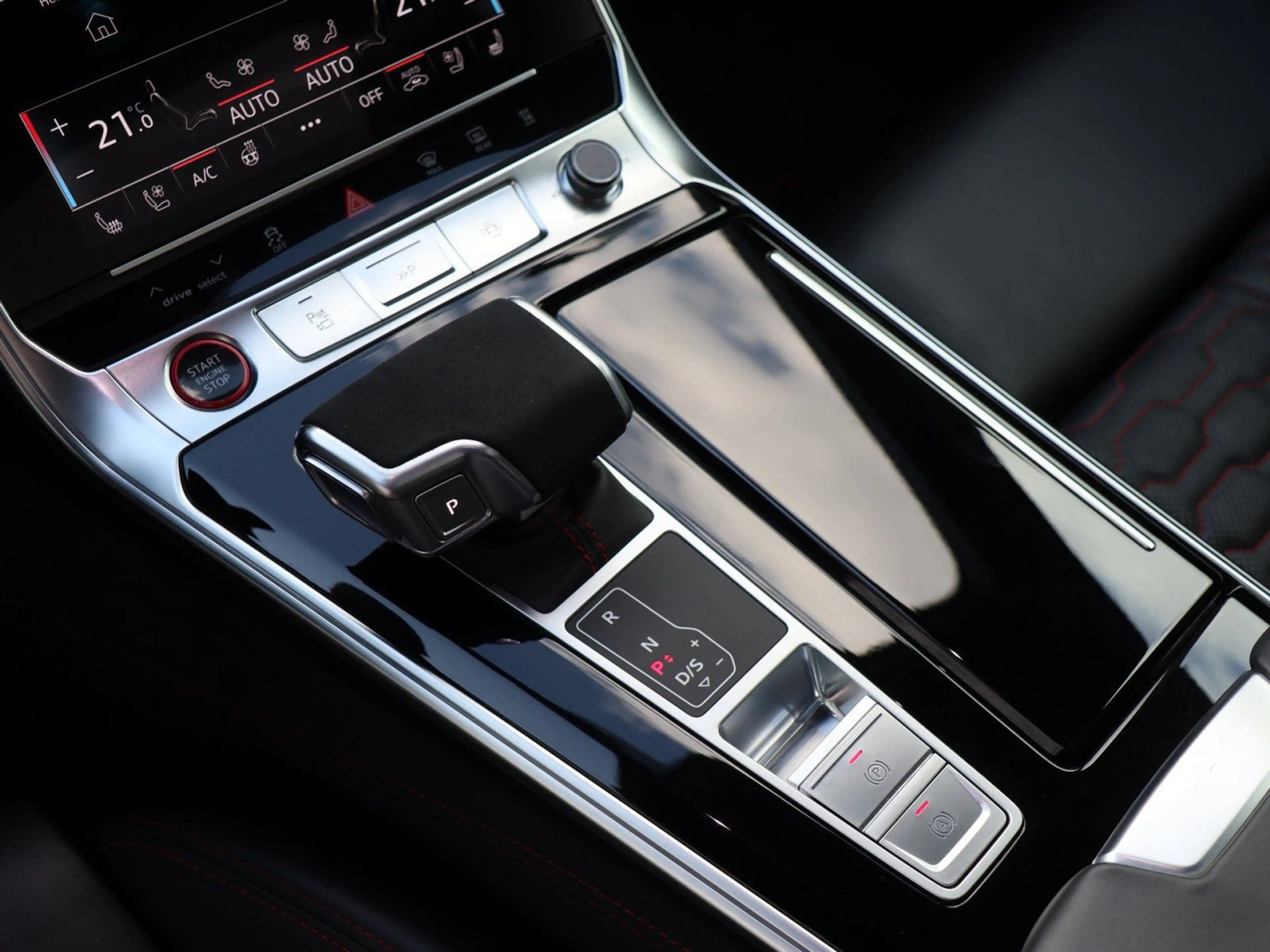 Audi RS6 RS6 Avant 4.0 TFSI quattro — photo 11