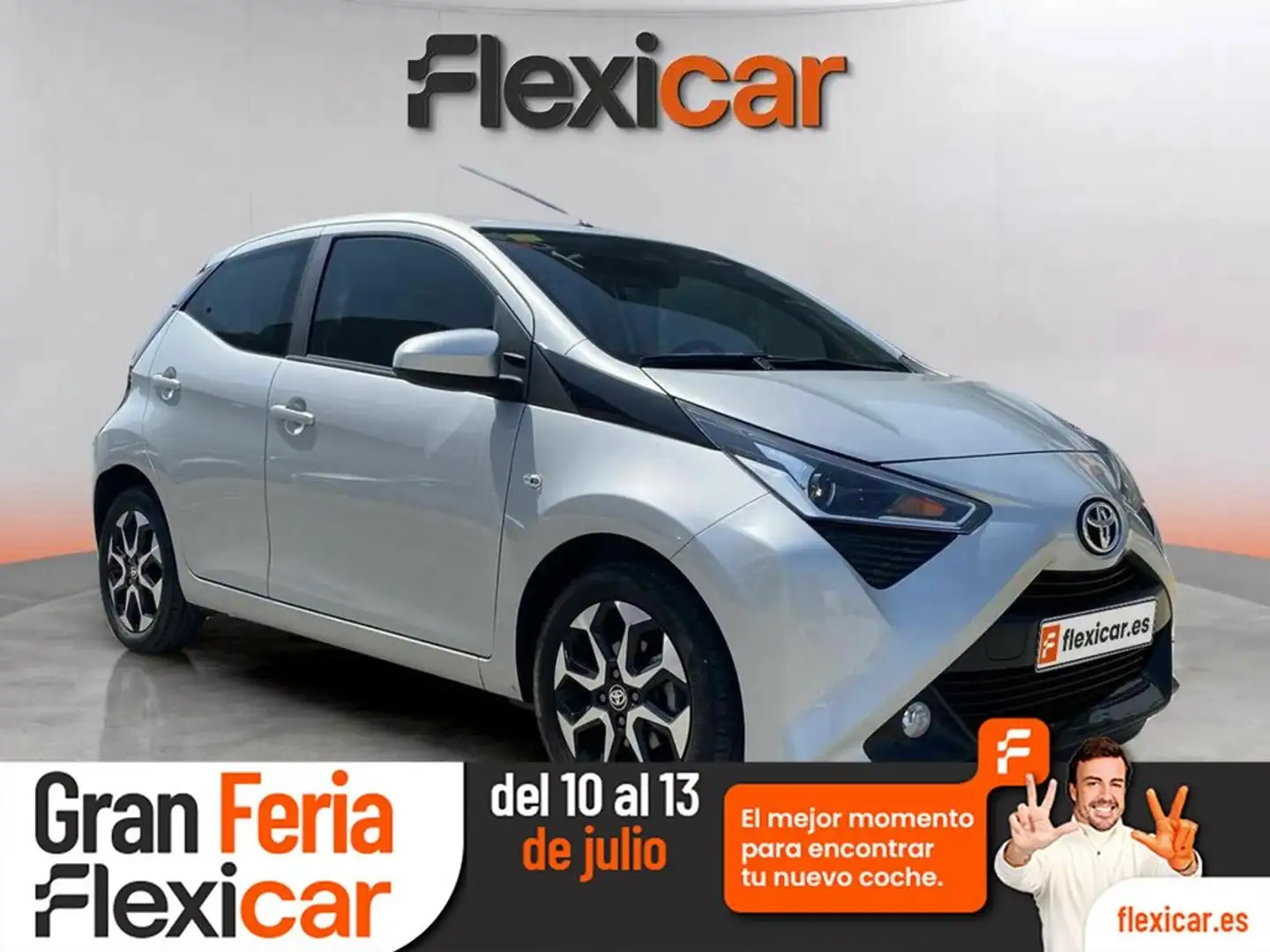 Toyota Aygo 70 x-cite Gris - 1