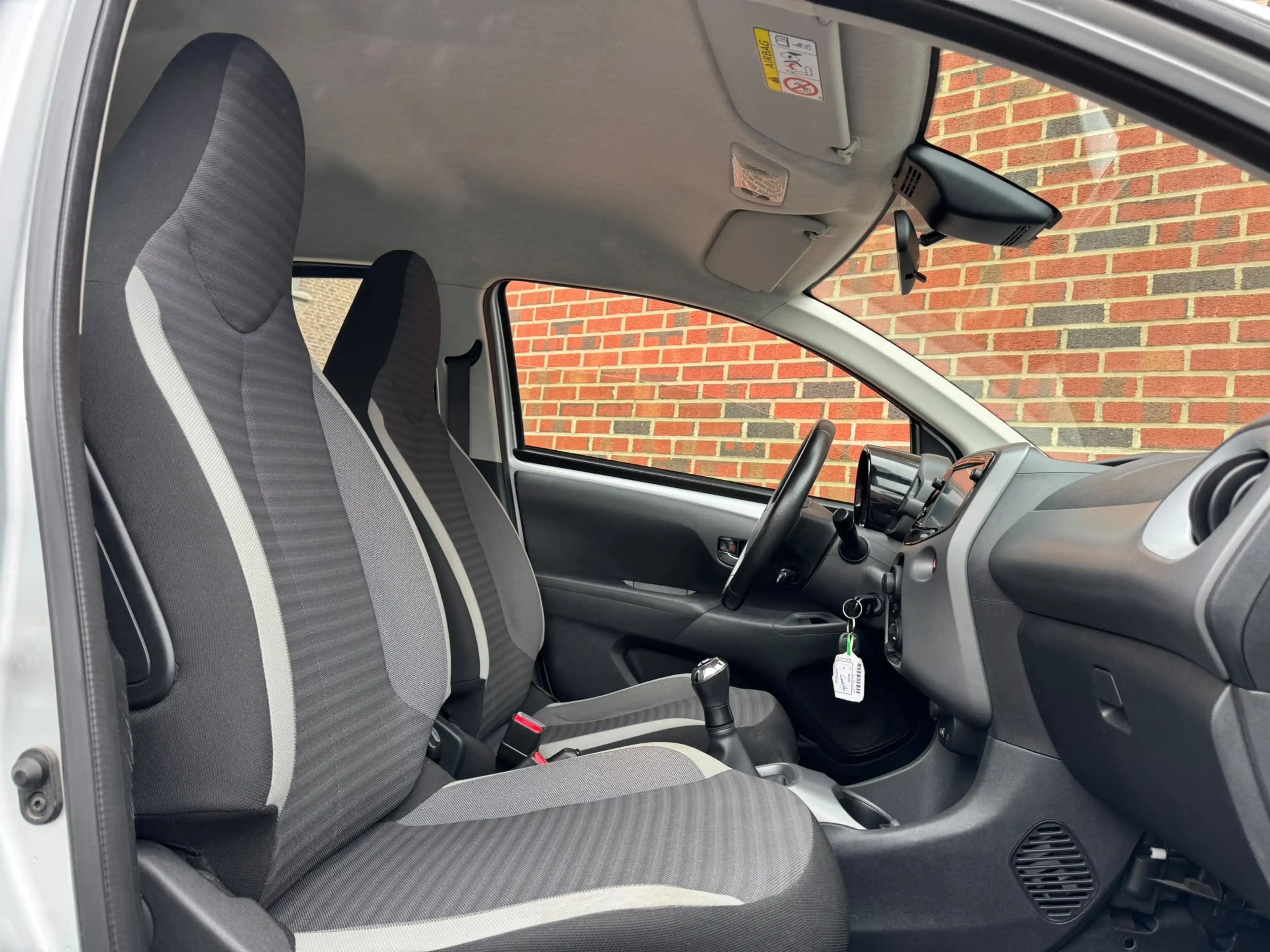 Toyota Aygo / 2-2030 GARANTIE TOYOTA / — photo 11