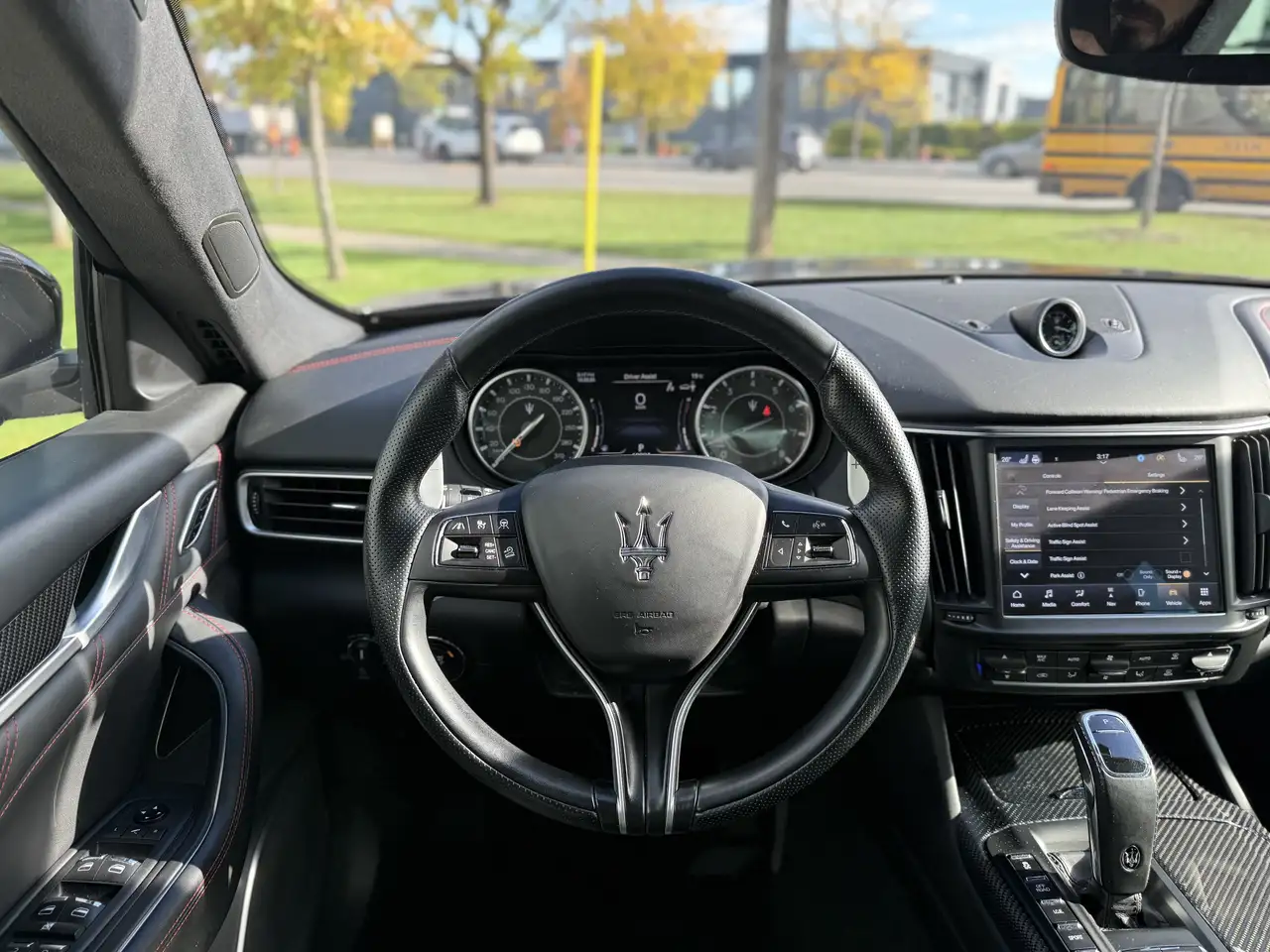 Maserati Levante снимка Maserati Levante