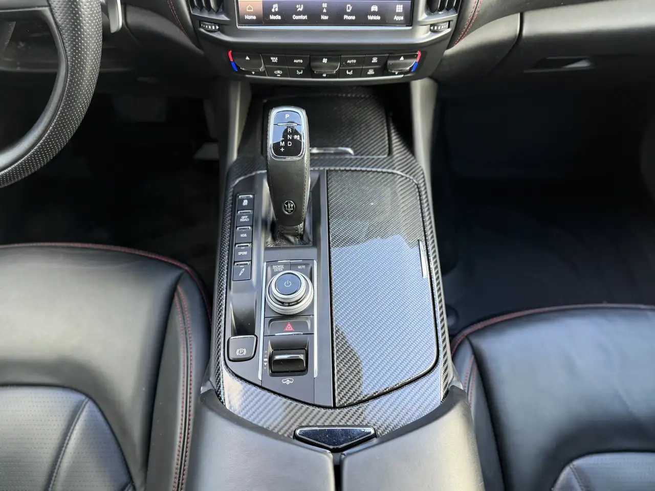 Maserati Levante снимка Maserati Levante