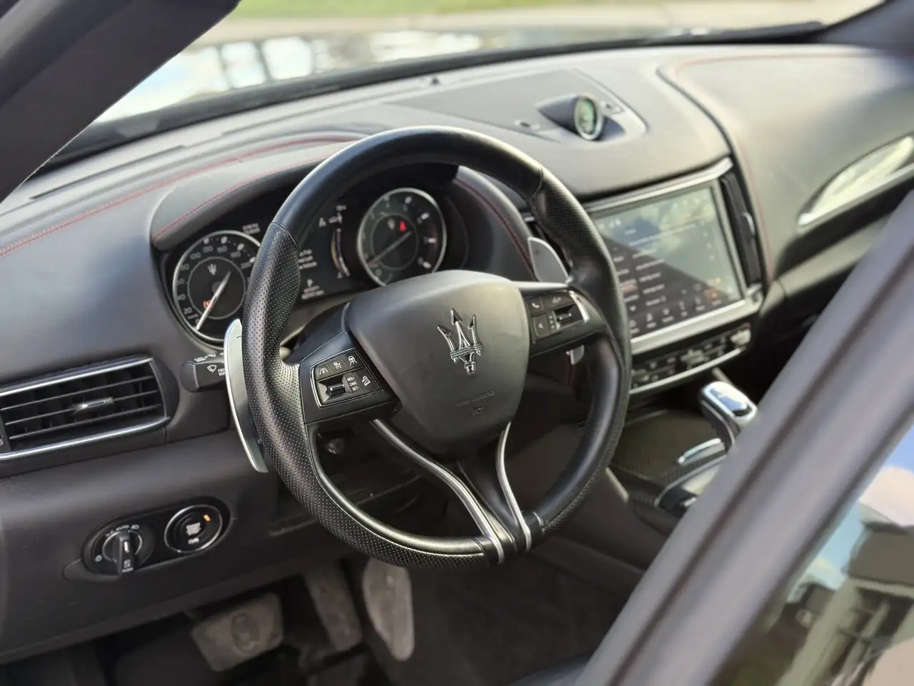 Maserati Levante снимка Maserati Levante
