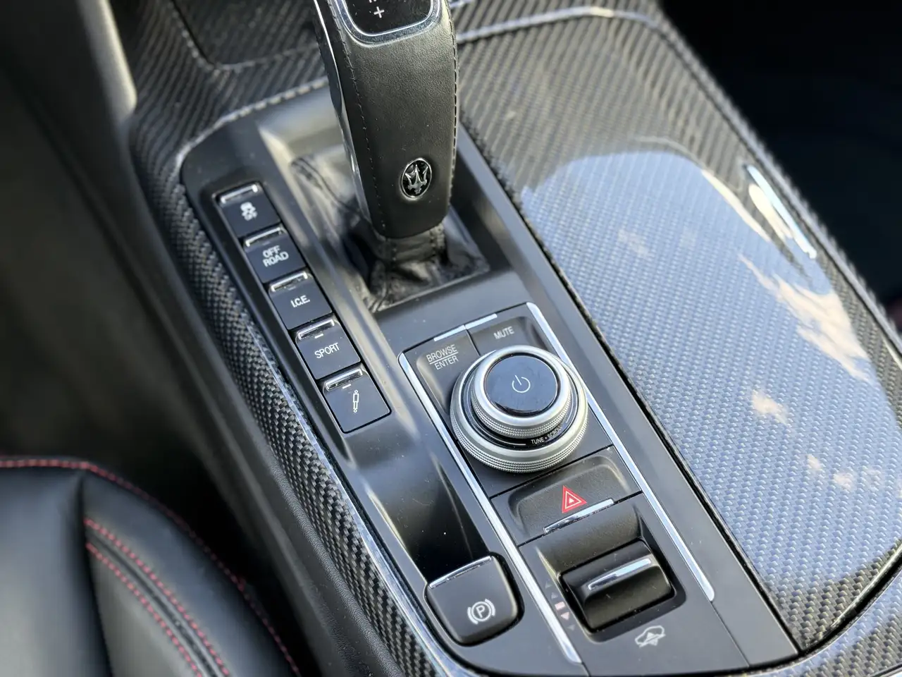 Maserati Levante снимка Maserati Levante