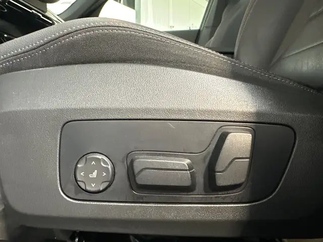 BMW Ix1 view 11