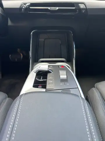BMW Ix1 view 20