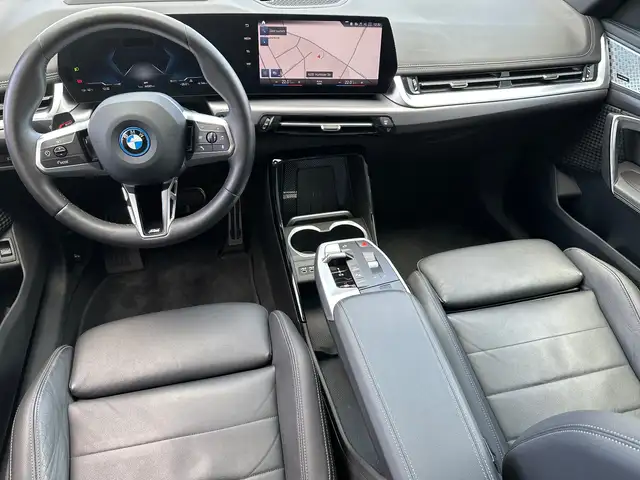 BMW Ix1 view 16