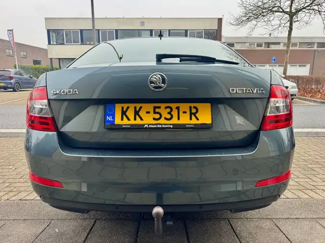 Skoda Octavia view 8