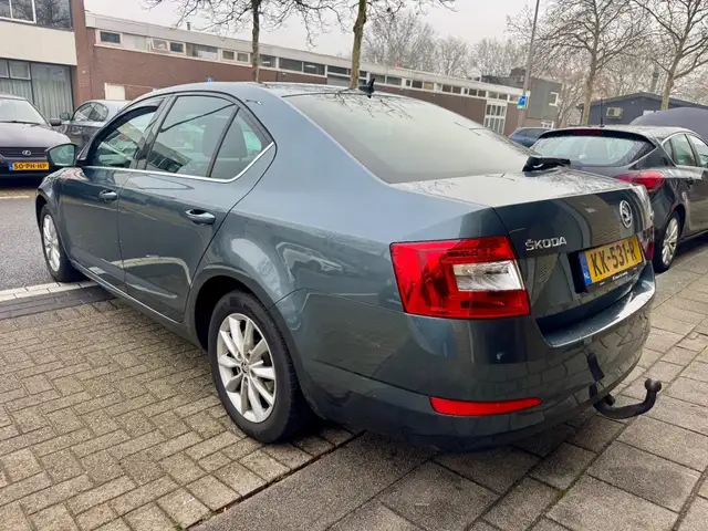 Skoda Octavia view 9