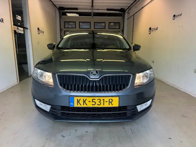 Skoda Octavia view 5