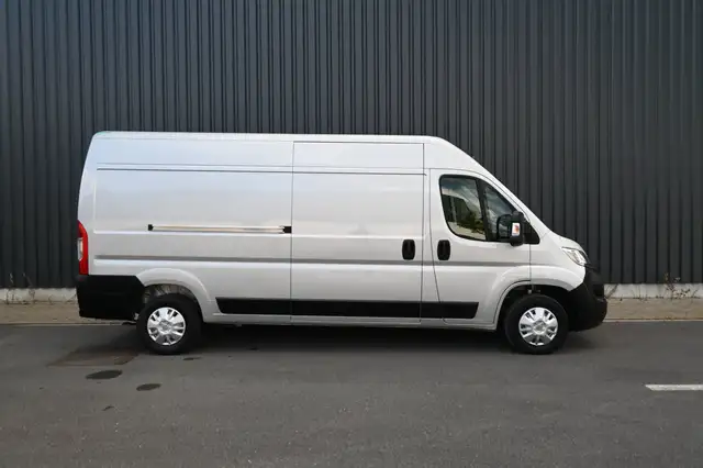 Opel Movano view 5
