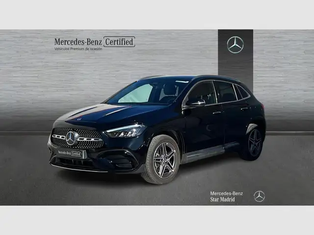 Mercedes-Benz GLA 250 e con tecnología híbrida EQ