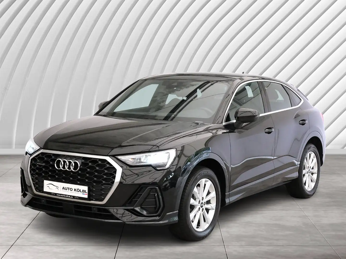 Audi Q3 Sportback 45 TFSI quattro basis AHK NAVI LED Zwart - 1